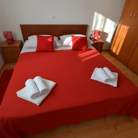 Panorama Apartment *